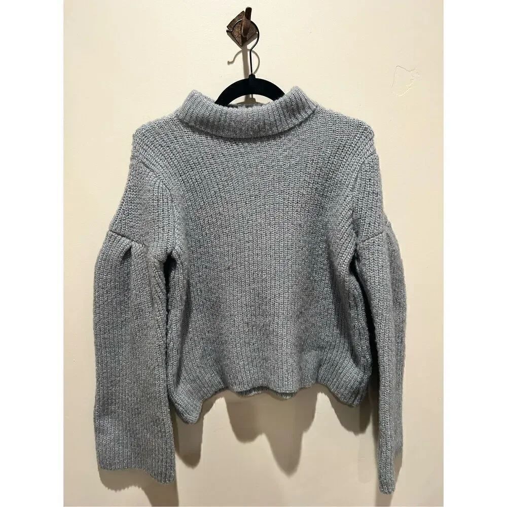Romeo+ Juliet couture turtleneck